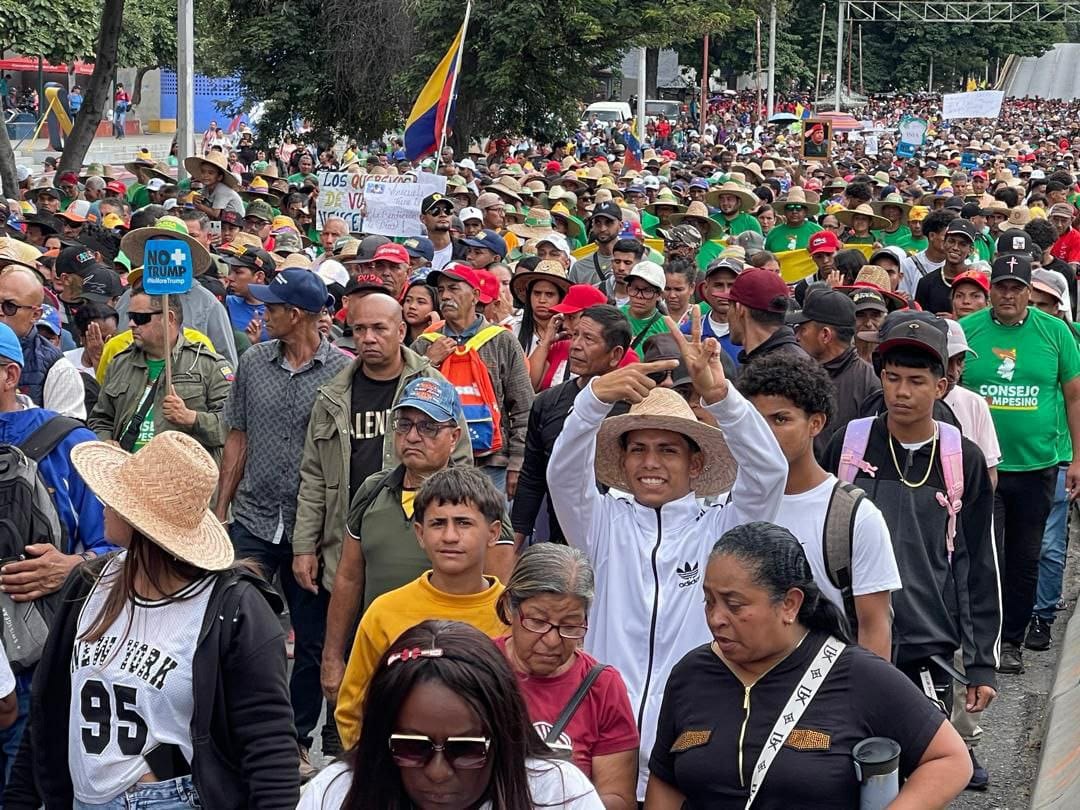 Pueblo Campesino y trabajadores del INTi desbordaron Caracas en respaldo al Presidente Nicolás Maduro