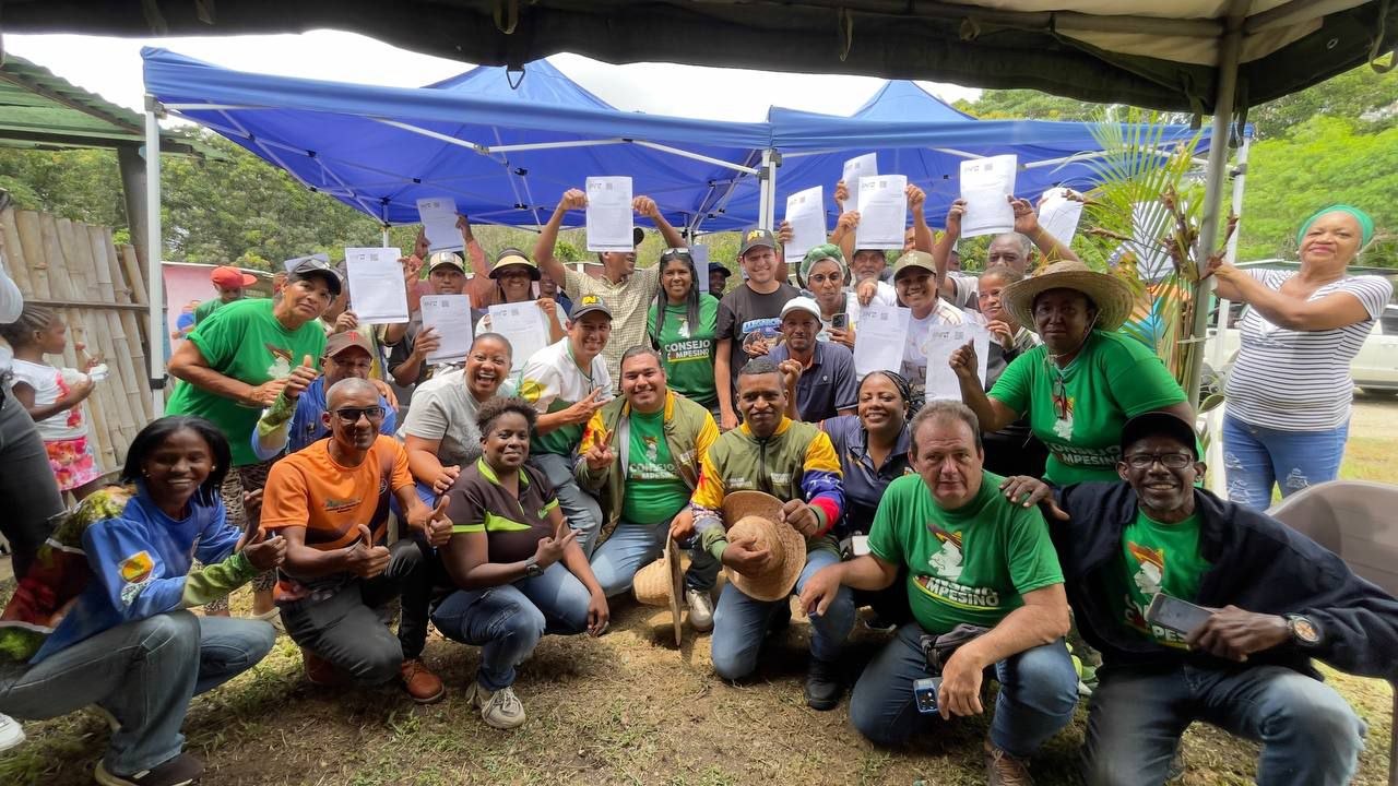 INTi entrega títulos de tierra en Los Teques bajo la premisa "Menos Escritorio y Más Territorio