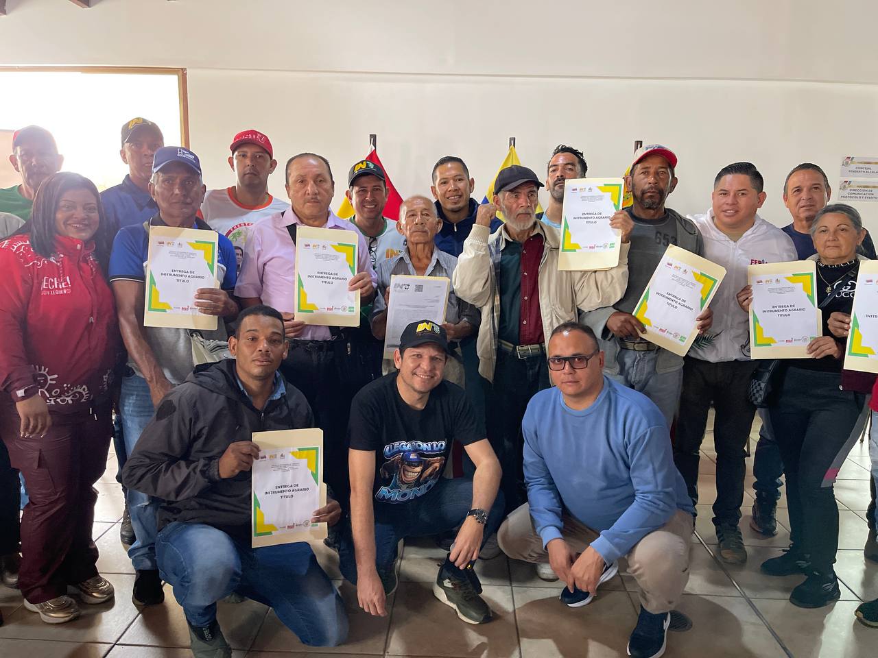 INTi entrega títulos de tierra en Los Teques bajo la premisa "Menos Escritorio y Más Territorio"